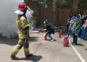 کارگاه آموزش مقدماتی ایمنی و آتش‌نشانی در خوابگاه چمران دانشگاه تهران برگزار شد