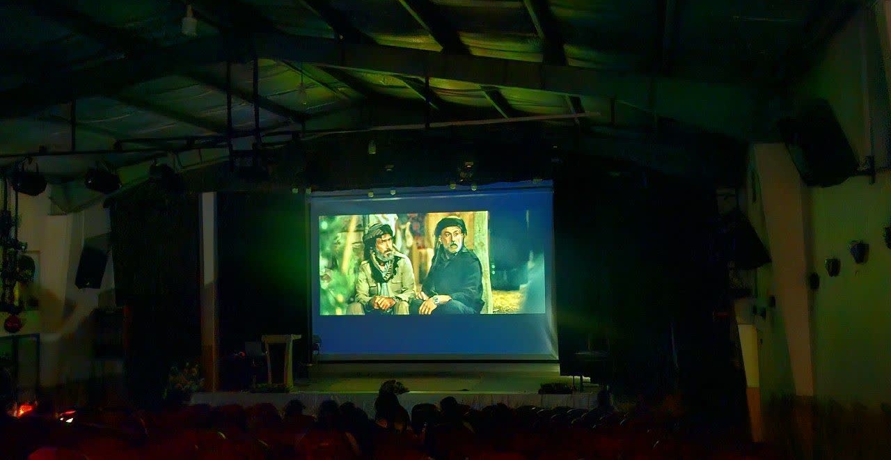 اکران فیلم سینمایی «پیشمرگ» در مجتمع خوابگاهی چمران به مناسبت هفته دفاع مقدس