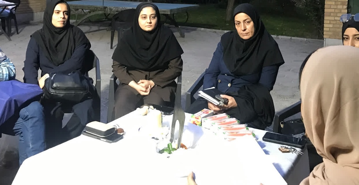 چهارمین نشست «حلقه کتاب‌خوانی» در خوابگاه فاطمیه برگزار شد