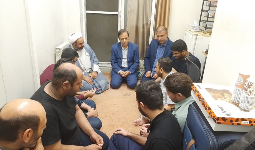 نشست صمیمانه دانشجویان با آسیب بینایی ساکن در خوابگاه‌های دانشگاه تهران با مسئولان برگزار شد